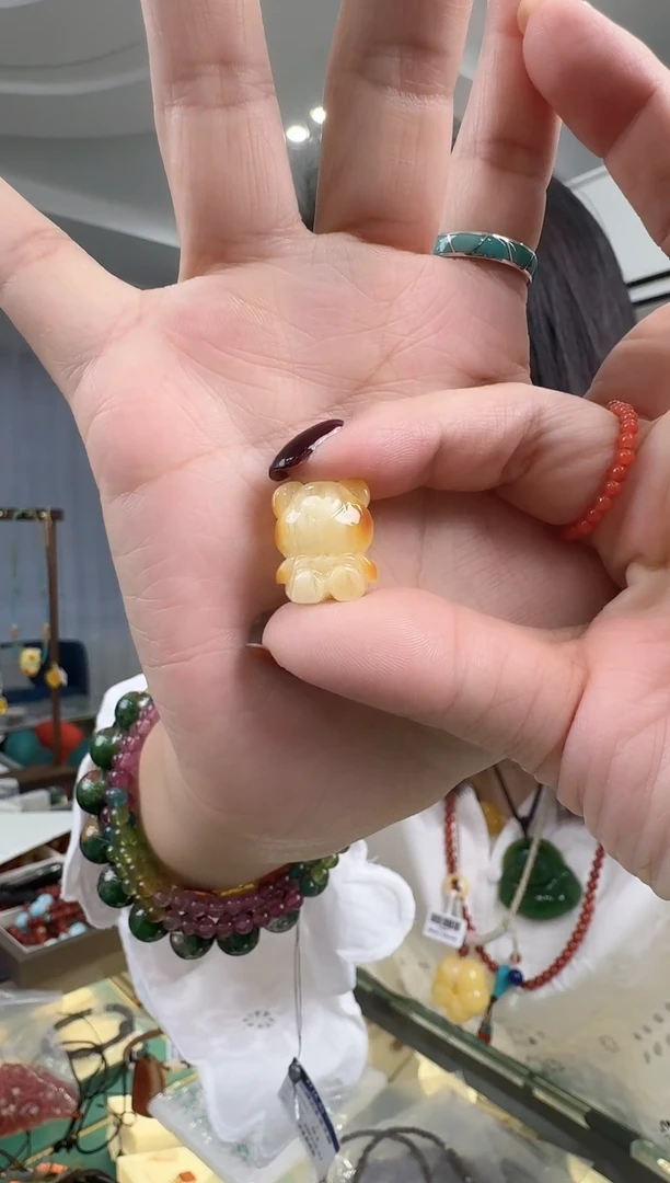 蜜蜡未镶嵌珠宝奇石京*精美的吊坠