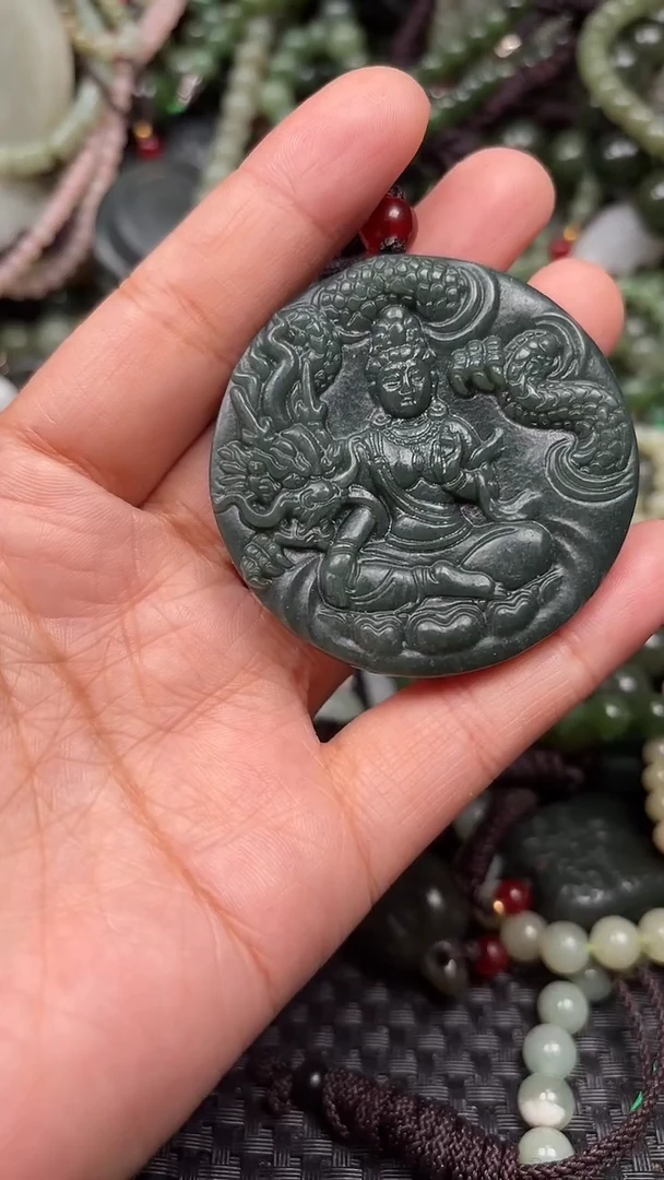 颈饰未镶嵌和田玉1