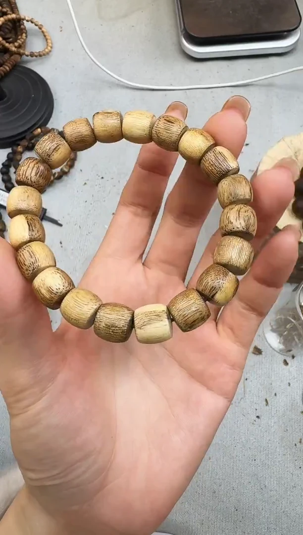 沉香手串1.1海南树心格鼓珠单圈多样性发一