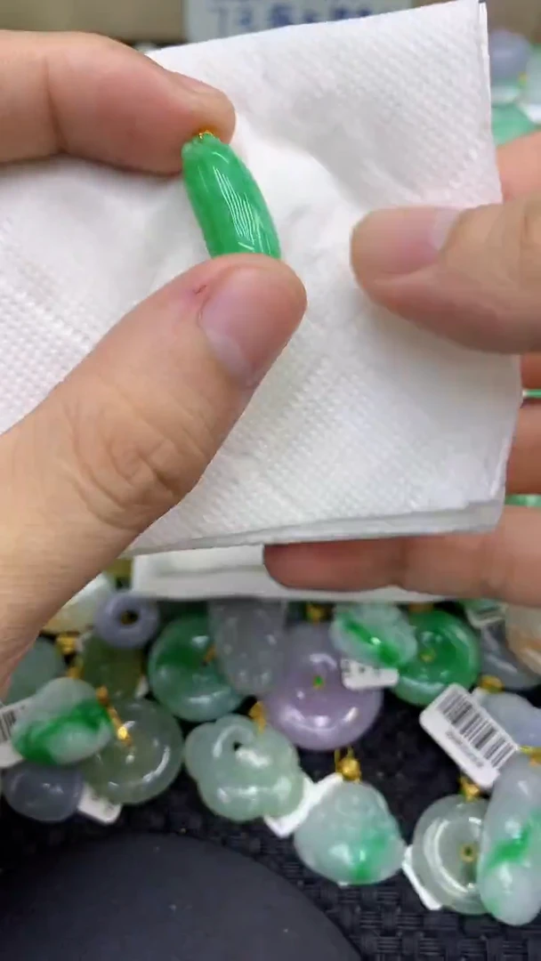 颈饰18K金镶嵌翡翠天然缅甸A货翡翠