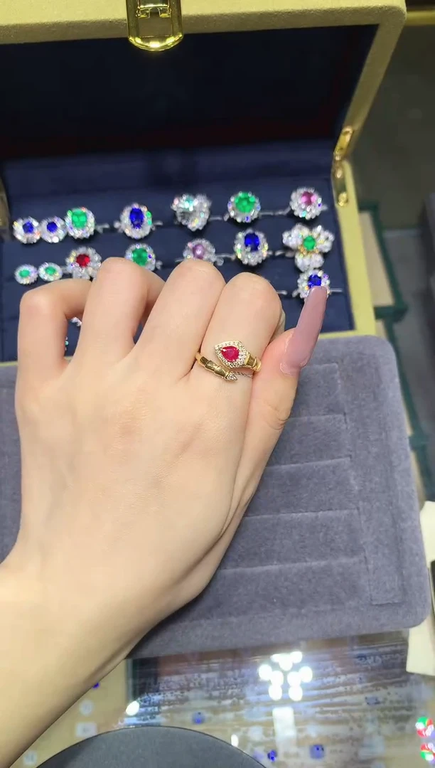 18K金镶嵌戒指红宝石0.5CT
