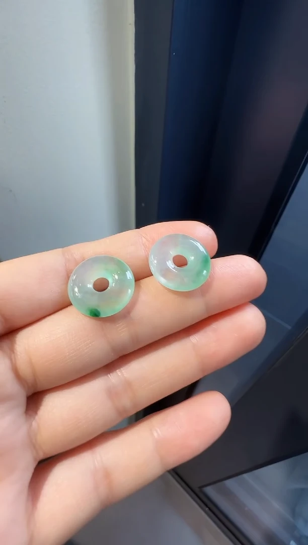 【闪购商品】翡翠耳饰未镶嵌00002300