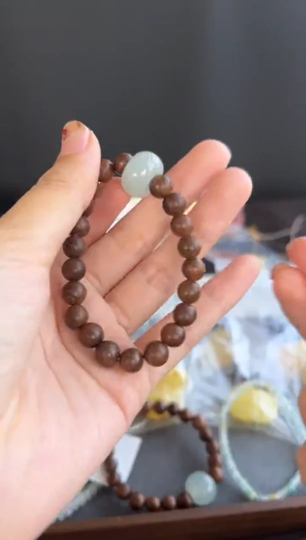 蜜蜡颈饰未镶嵌213买断