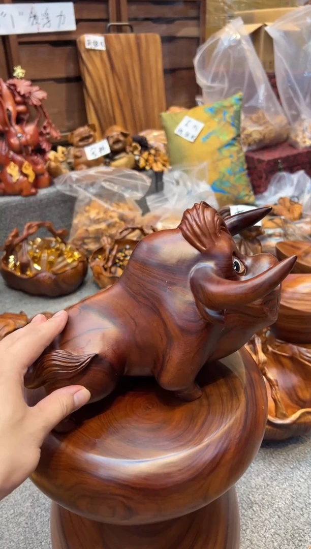 木香樟木创意牛摆件