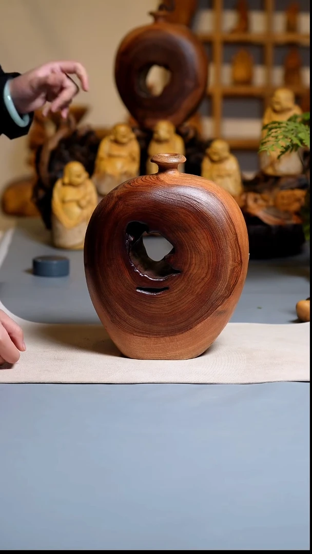 木香樟木自然镂空花瓶