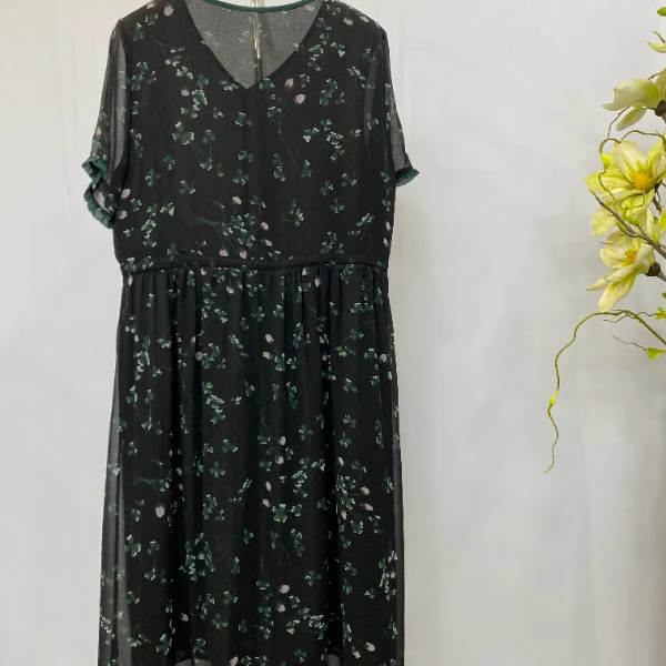 夏季绿色碎花气质蕾丝连衣裙长款黑色洋气短袖裙子L5816