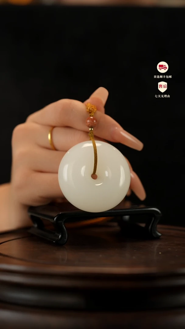 云南石荔枝白雕刻：平安扣手把件挂件