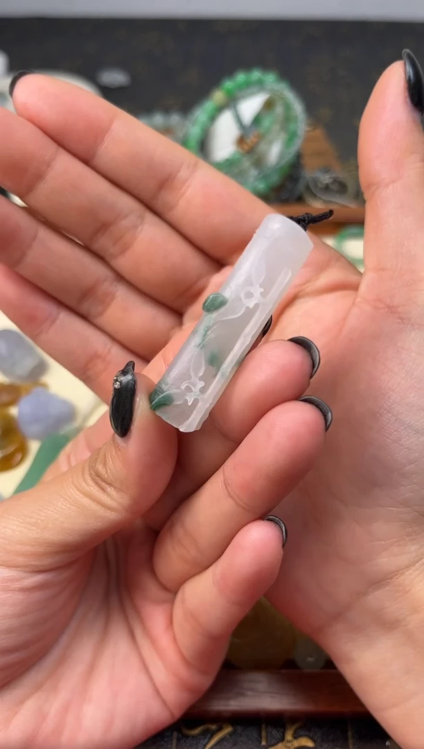 未镶嵌定制翡翠冰飘花竹节