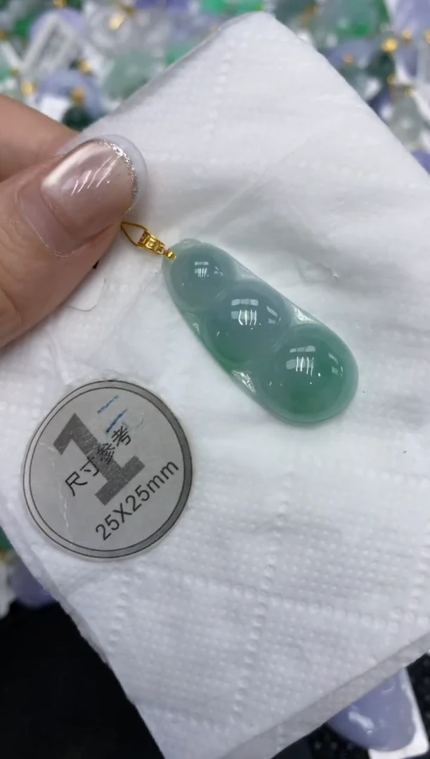 颈饰18K金镶嵌翡翠1111111