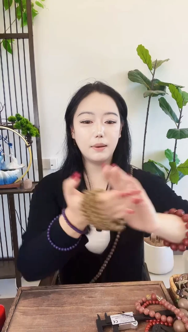 泥塑鹤春香手串一个      1.0