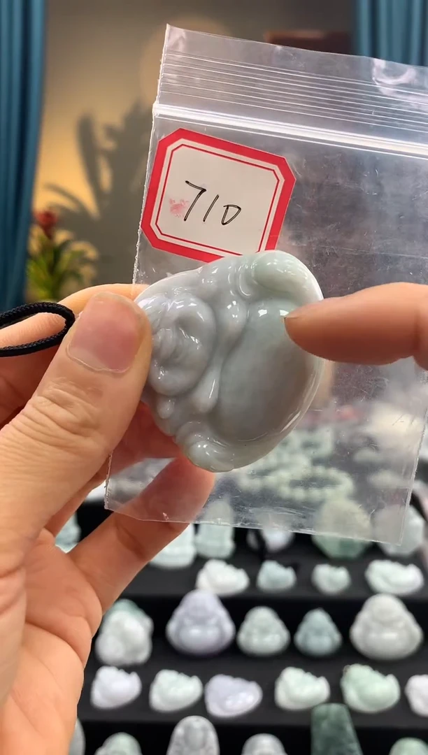 翡翠未镶嵌颈饰佛公710 微瑕