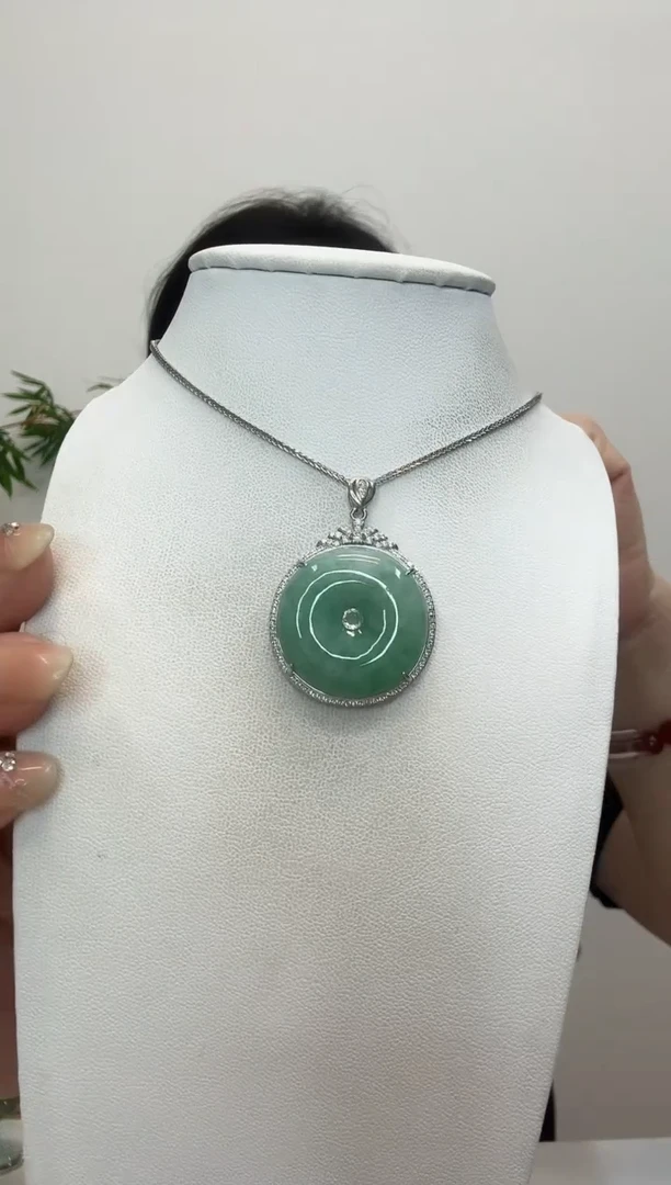 翡翠银S925镶嵌吊坠(赠链)平安扣