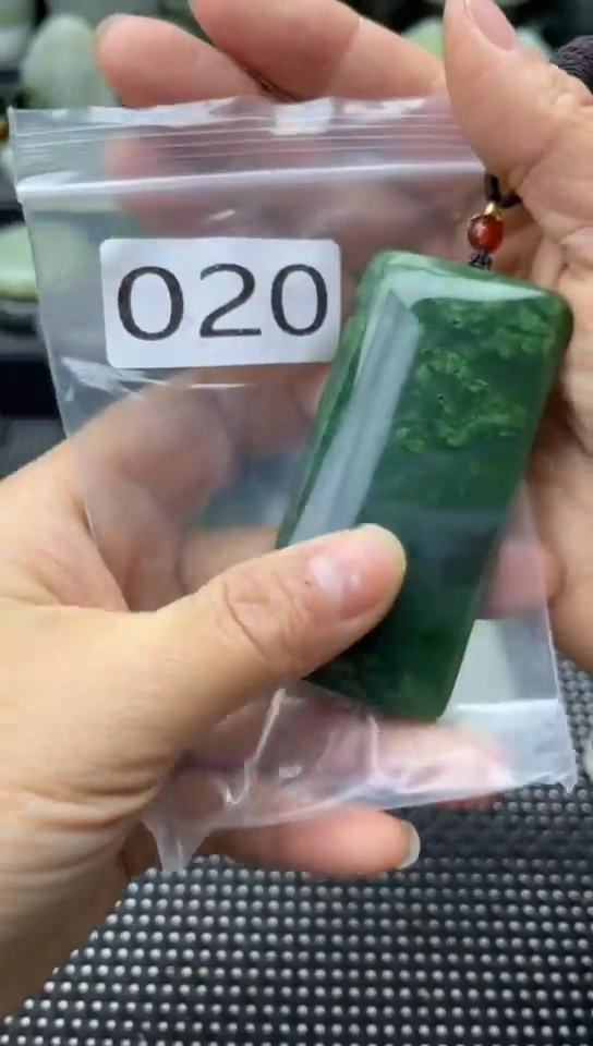 未镶嵌和田玉珠宝半成品牌子