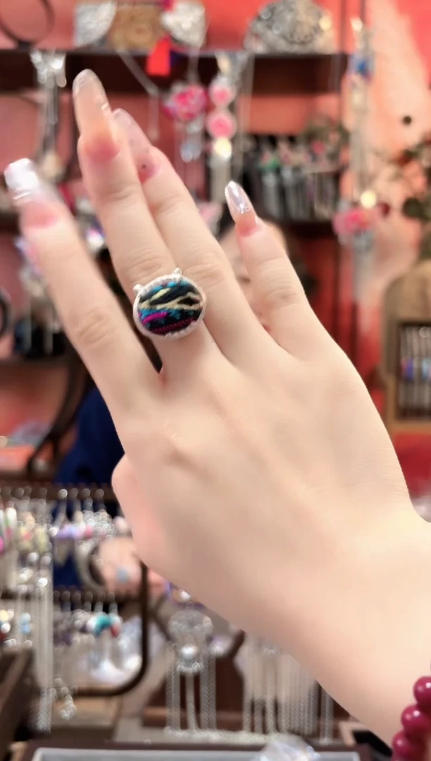 织绣云织谣民族风精美饰品 56