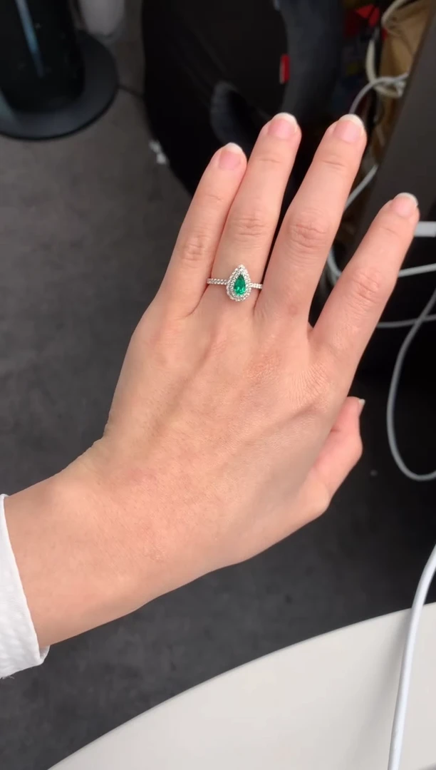 18K金镶嵌戒指祖母绿36分祖母绿   DG