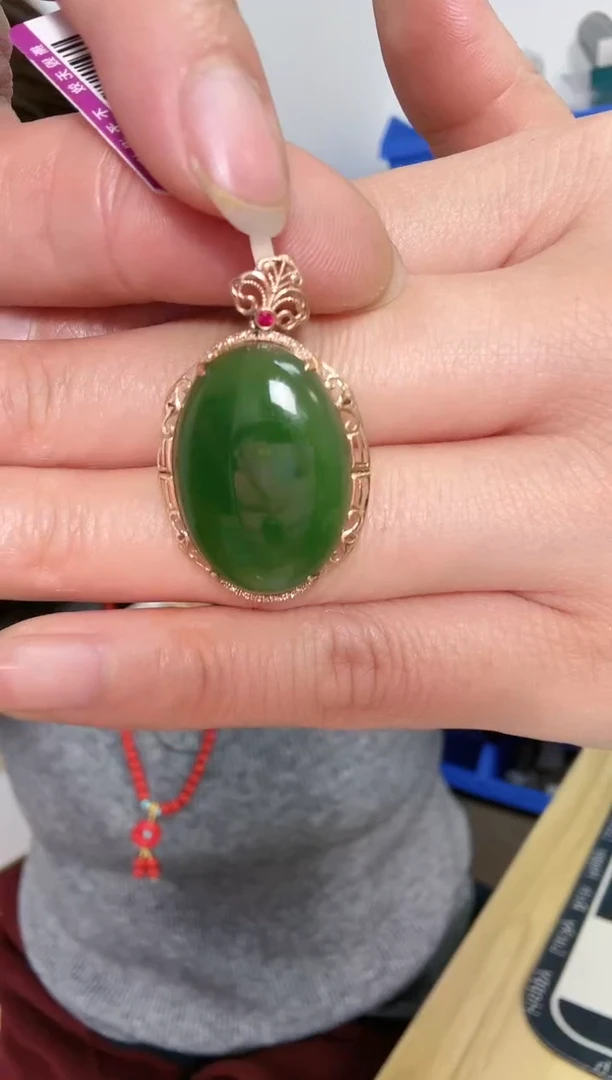 【闪购商品】和田玉w18K金镶嵌鸽子蛋吊坠