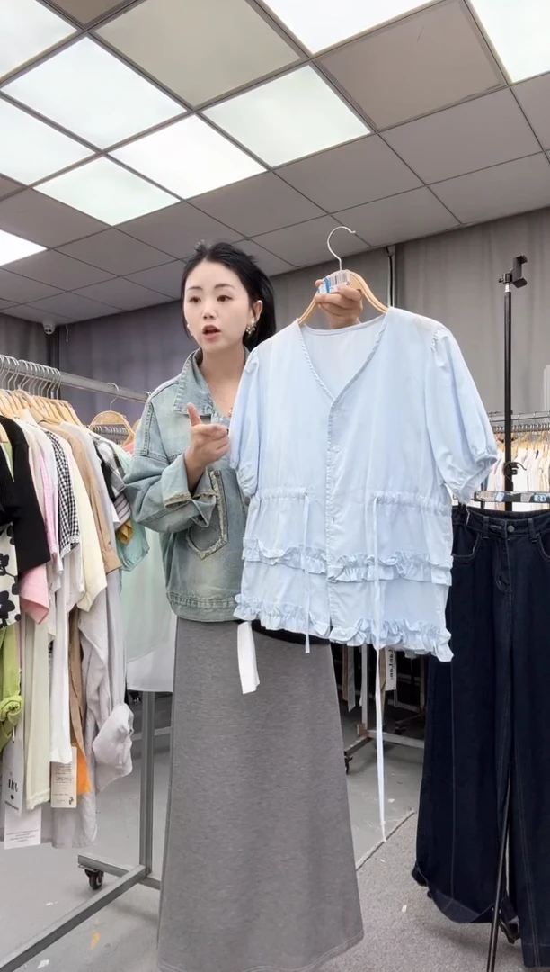 大哥家漂亮衣服漂亮颜色