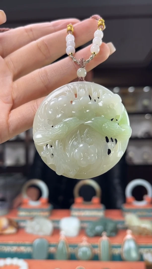 颈饰未镶嵌和田玉佩佩