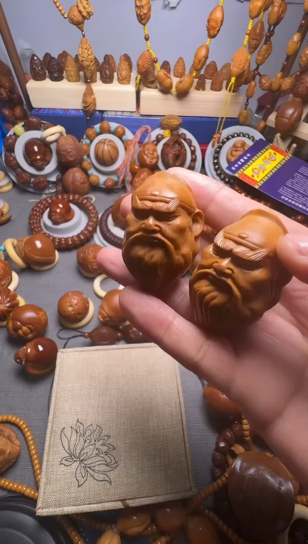 手串橄榄核一颗关公