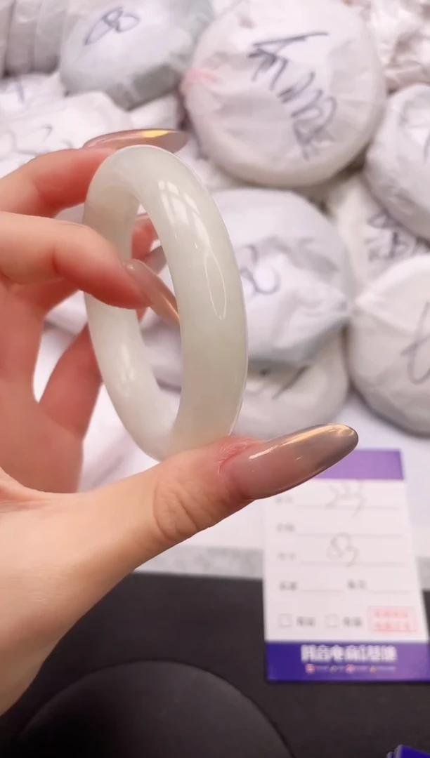 【闪购商品】和田玉手镯未镶嵌30K223-53