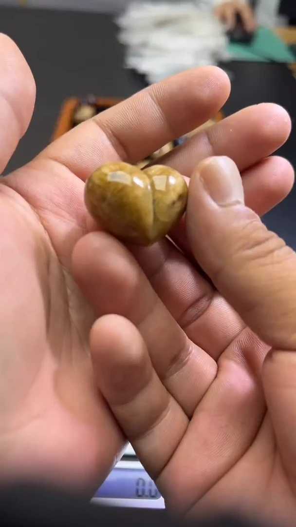 裸石琥珀未镶嵌47