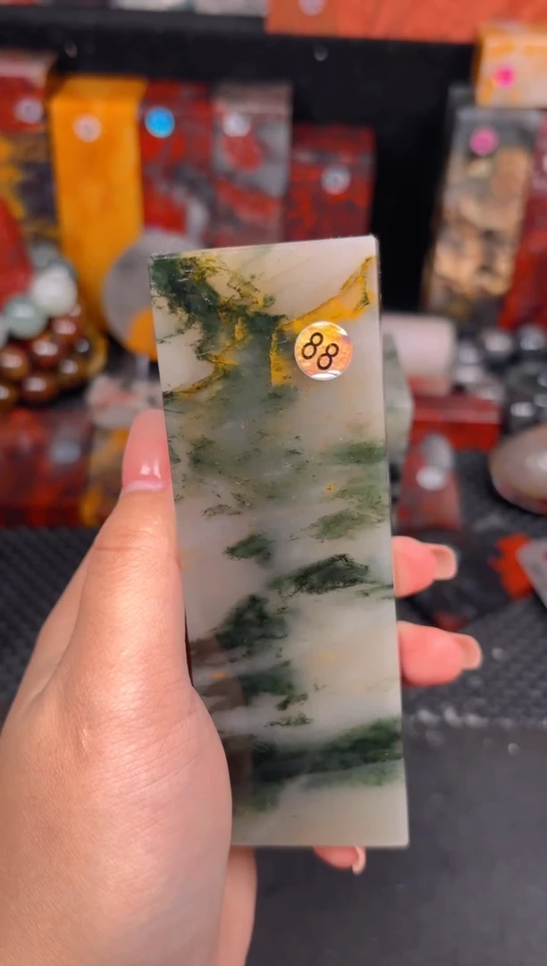 玉 桂林鸡血玉印章摆件 编号：88