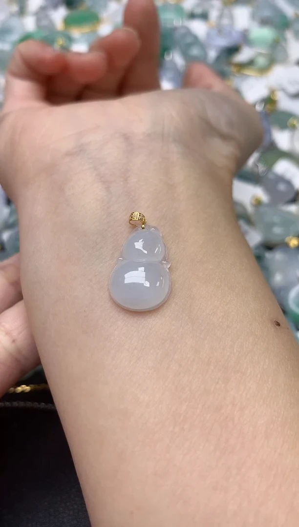 颈饰18K金镶嵌翡翠咪*ฅ天然缅甸A货翡翠