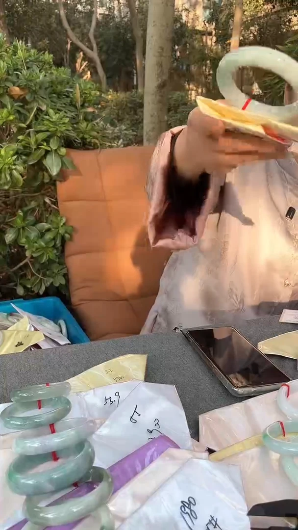 未镶嵌手镯翡翠60，下55