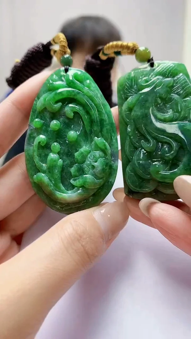 未镶嵌定制翡翠4868MM-毛货两个挂件85