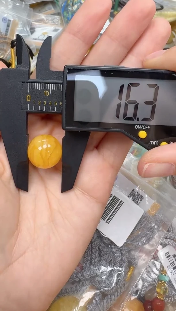 裸石琥珀未镶嵌如图