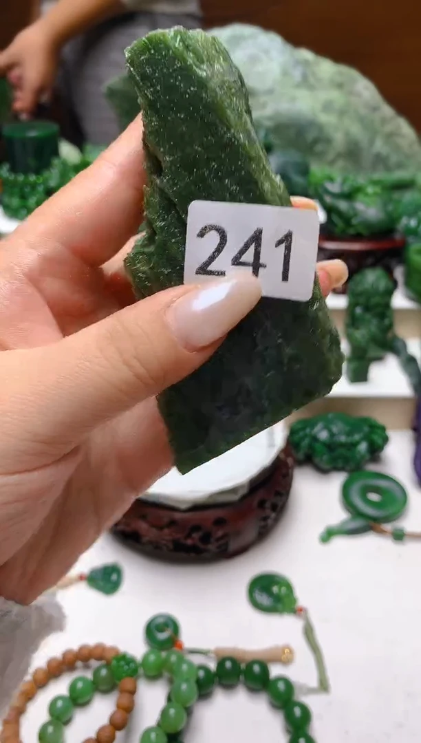 未镶嵌和田玉（碧玉）珠宝半成品1