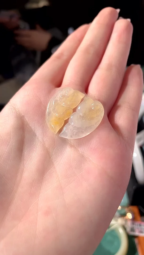翡翠未镶嵌颈饰挂件