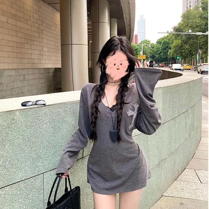 辣妹十字架针织连衣裙女爆款秋季新款系带收腰显瘦V领长袖包臀裙