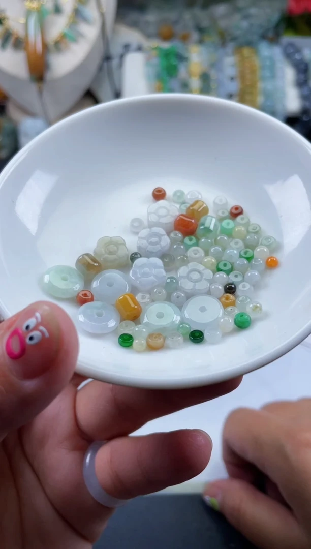 翡翠未镶嵌颈饰缅甸天然翡36