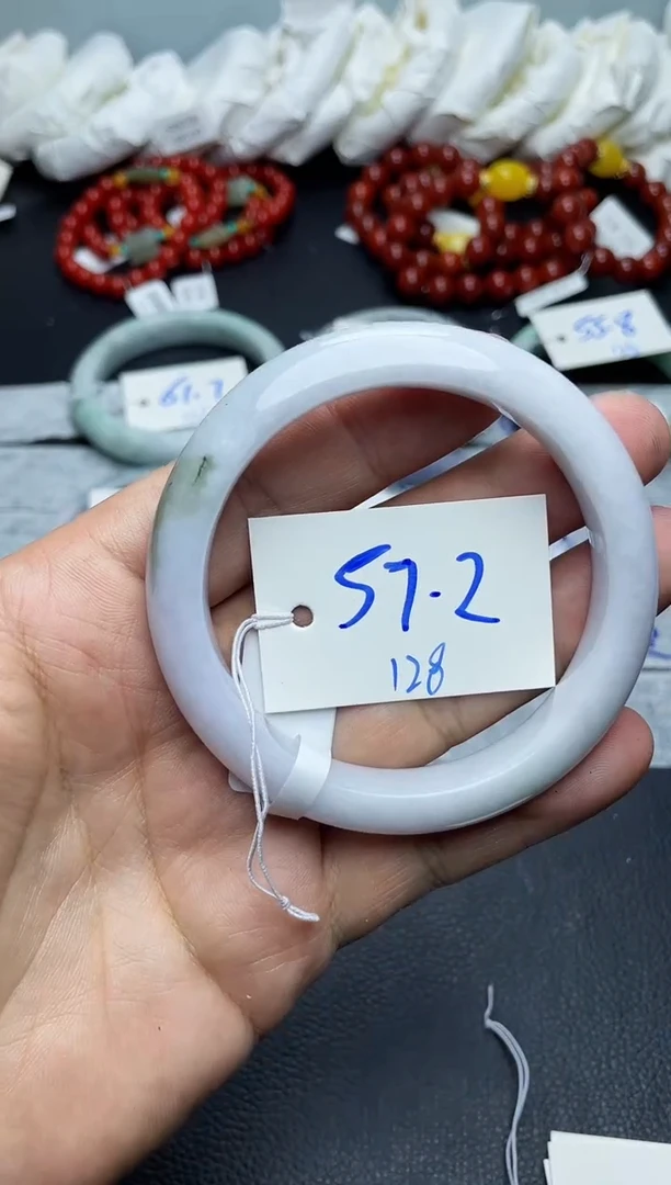 未镶嵌手镯翡翠128