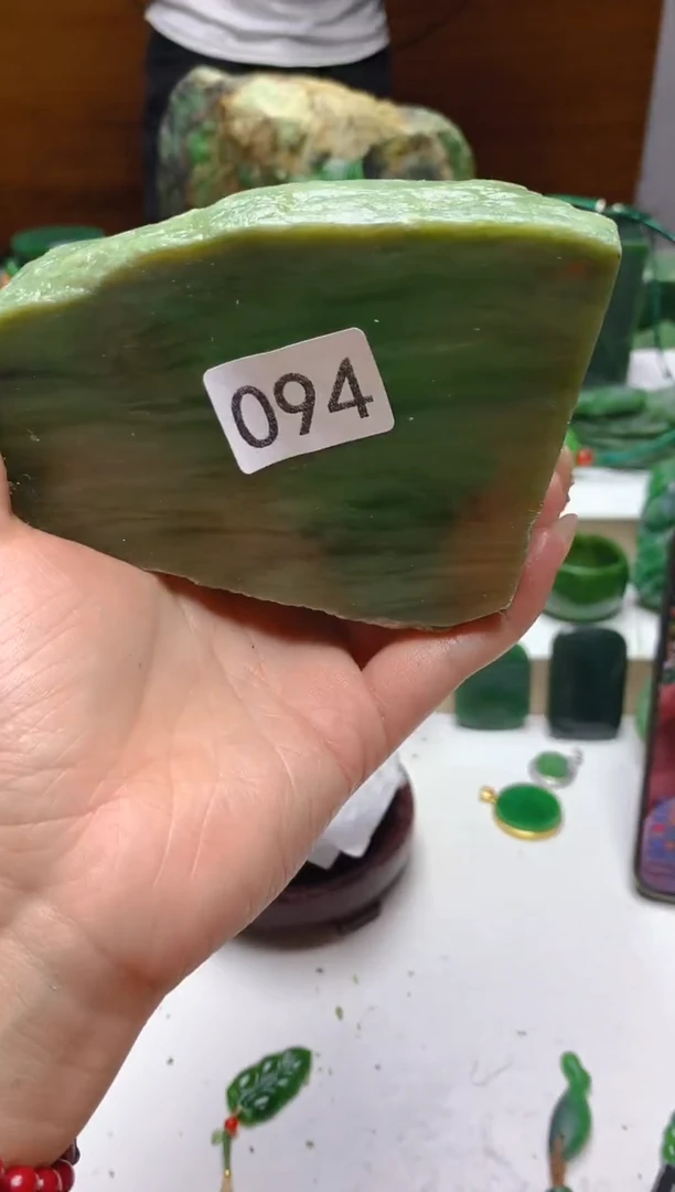 未镶嵌和田玉（碧玉）珠宝半成品1