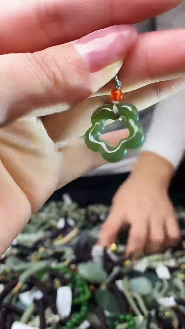 颈饰未镶嵌和田玉多样性发货，拍一发一