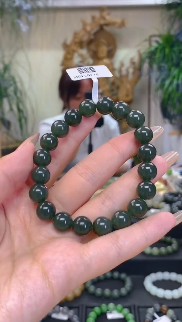 未镶嵌手串和田玉卡10
