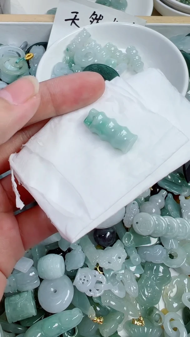 散珠翡翠606号链接，A货翡翠
