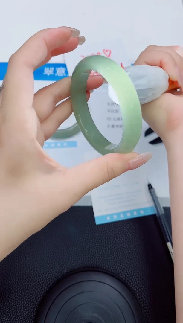 石英质玉手镯未镶嵌a11-56.2