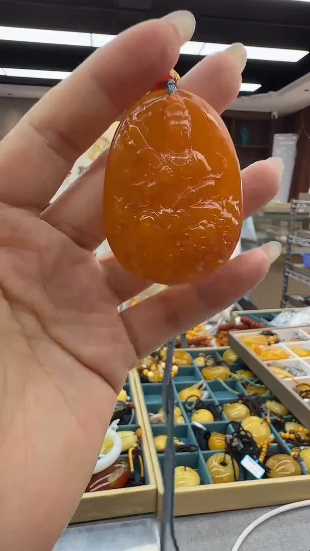 琥珀颈饰未镶嵌225秒拍号 假一罚三