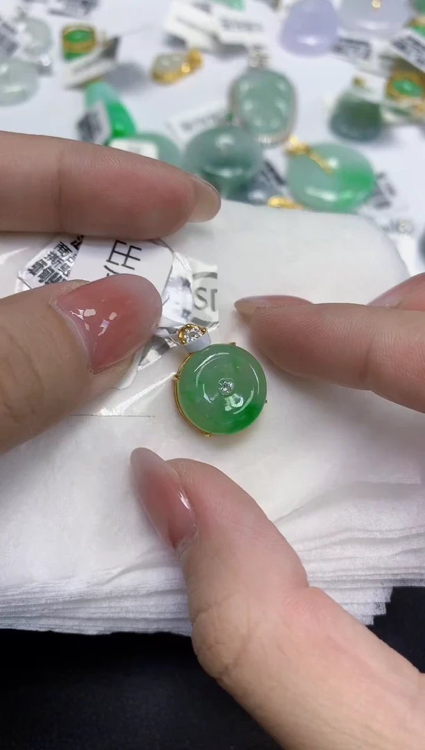 颈饰未镶嵌翡翠天然缅甸翡翠A货多样性发一件
