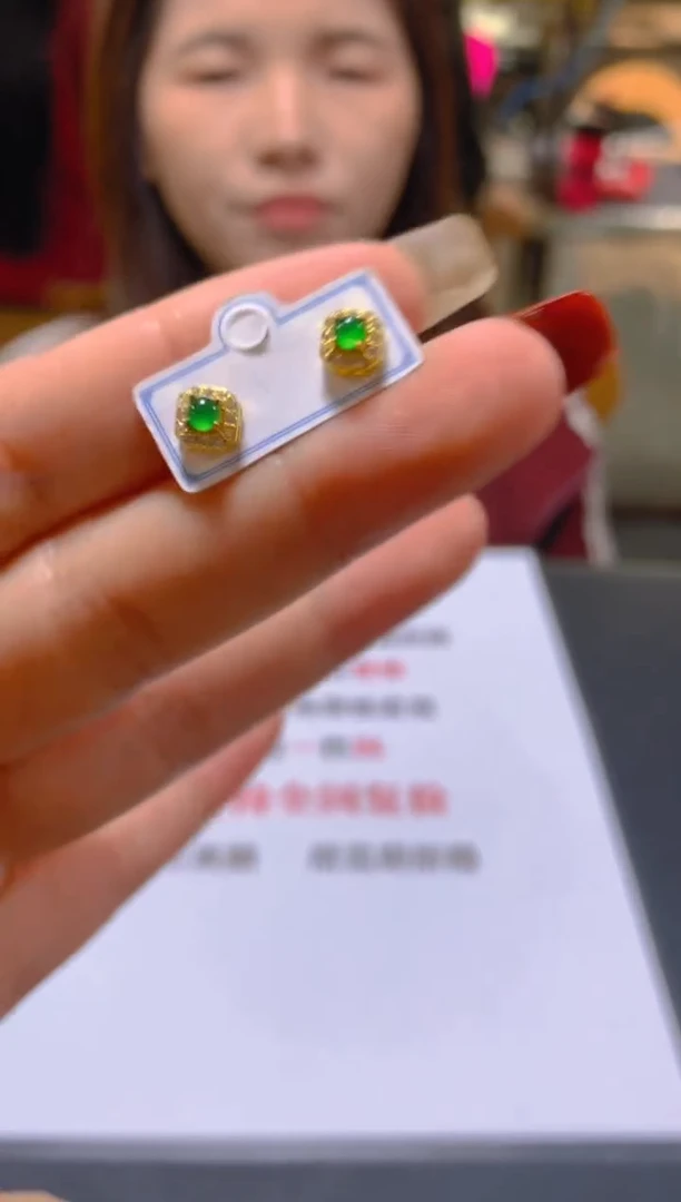 未镶嵌翡翠耳饰多样性发一