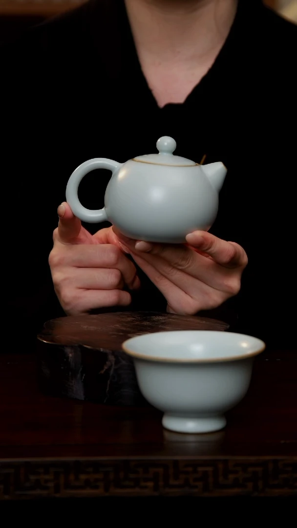 杯用****3西施壶1只+大号压手杯1只（本场直播间钜惠）