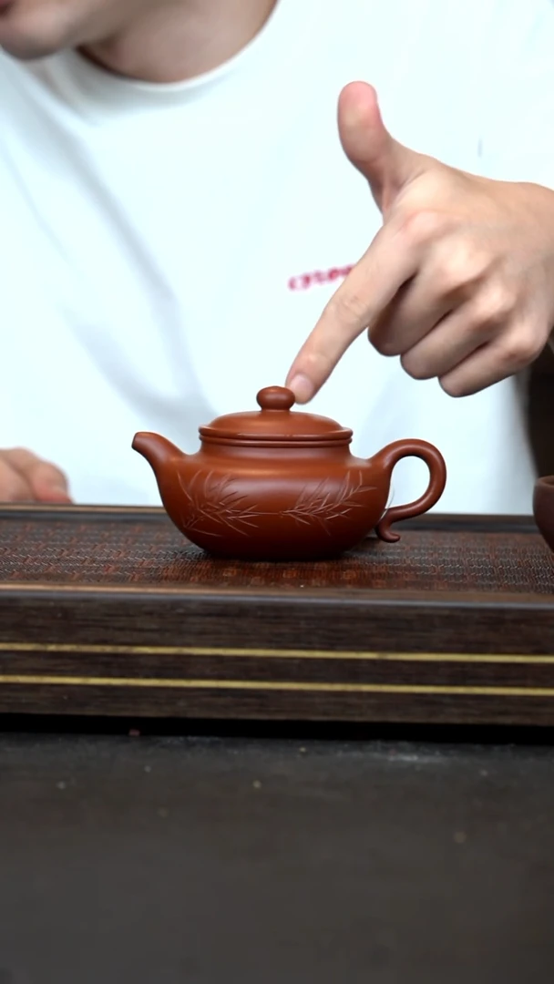 茶壶紫砂CL     大红袍    仿古   全手工   刻绘  160cc