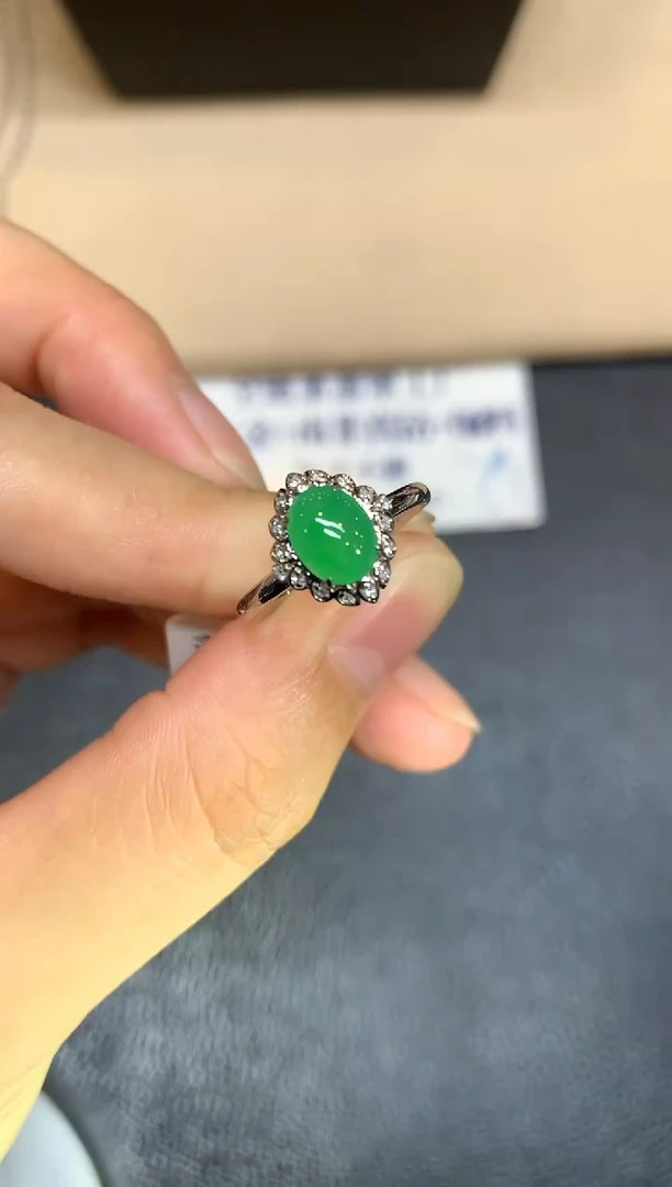 18K金镶嵌戒指翡翠蛋面【无服务费【24小时鉴赏期】
