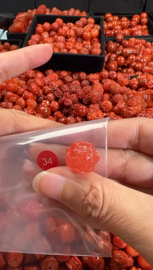 颈饰未镶嵌南红玛瑙1