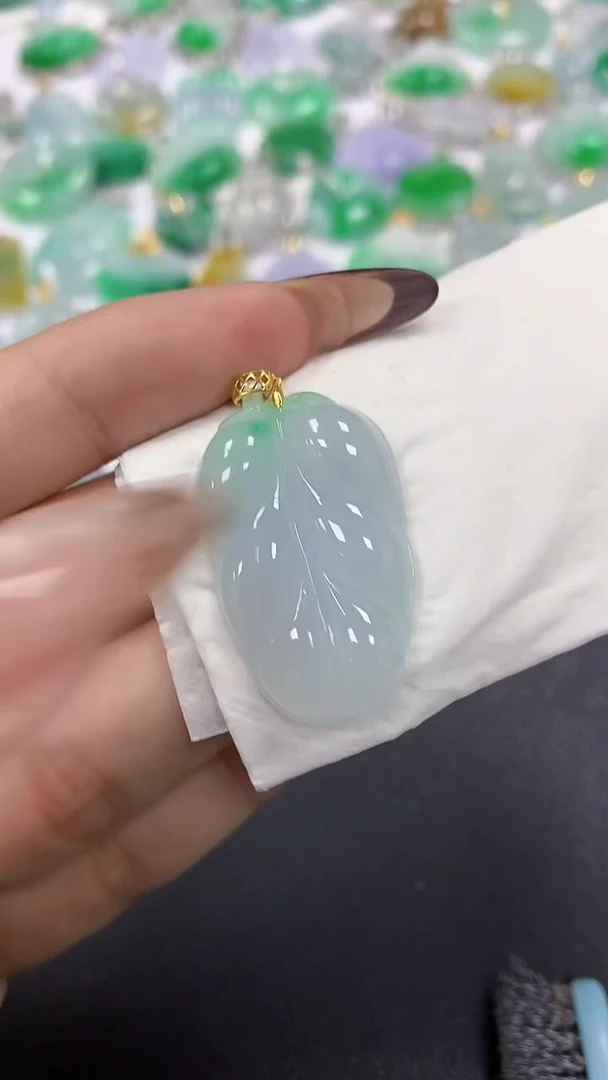 颈饰18K金镶嵌翡翠a货假一赔三支持复检百元上9元证书费自理