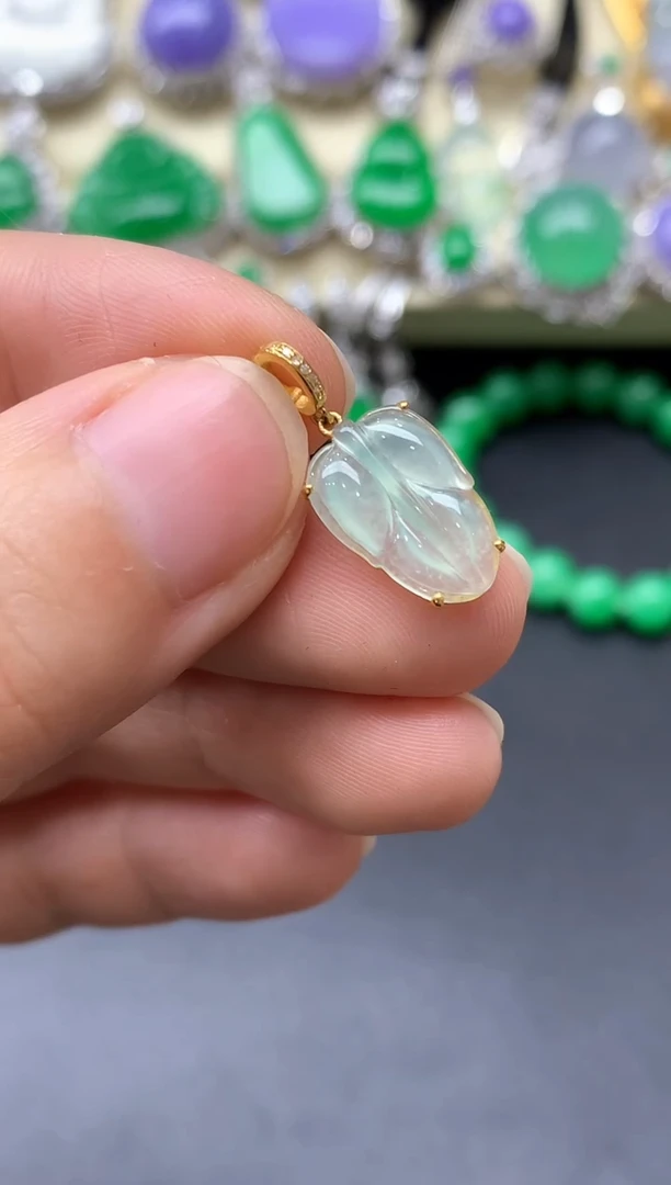 颈饰18K金镶嵌翡翠85中国好珍宝