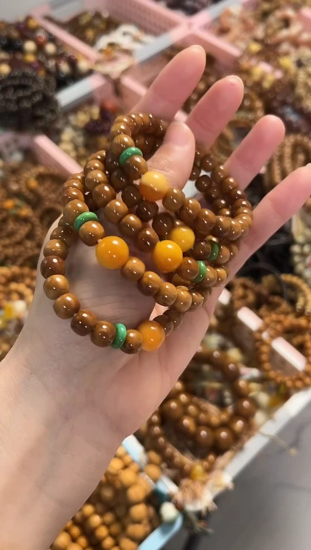 未镶嵌手串石英质玉（缅黄）库克老型7*8mm搭配缅黄多样性发其一